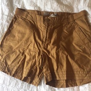 Women’s Mountain Hardwear shorts